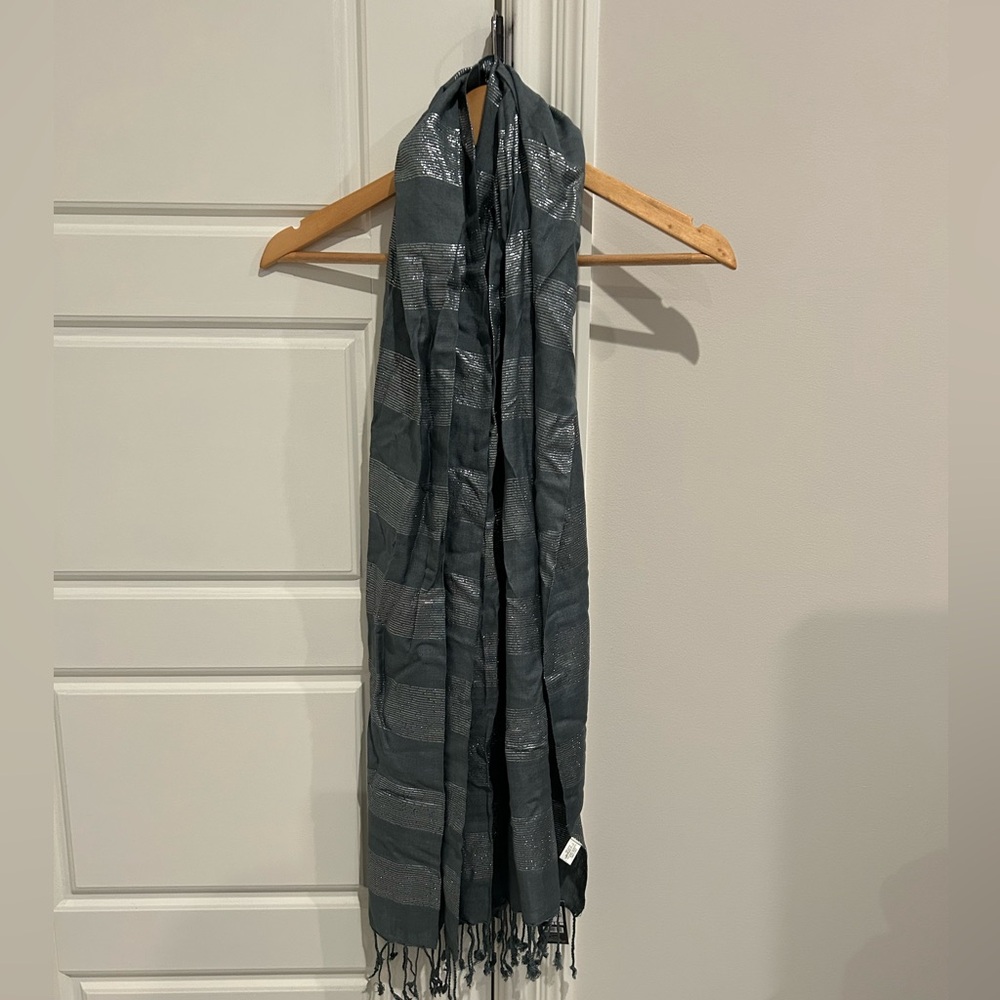 NWT Elegant Gray and Silver Striped Scarf